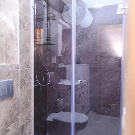 Bozur Apartmani, Kod Hotela Sunce Apartament