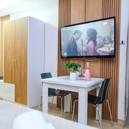 Bozur Apartmani, Kod Hotela Sunce Apartament