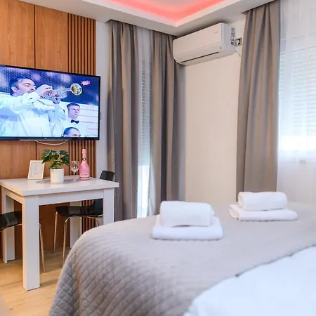 Bozur Apartmani, Kod Hotela Sunce *