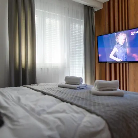 Bozur Apartmani, Kod Hotela Sunce *