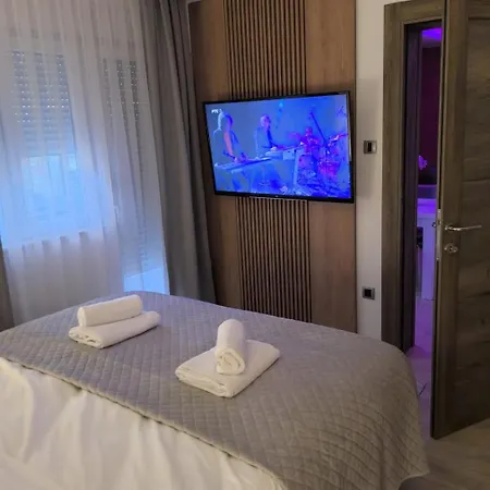 Bozur Apartmani, Kod Hotela Sunce